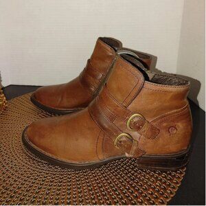 Boots Size 8.5
